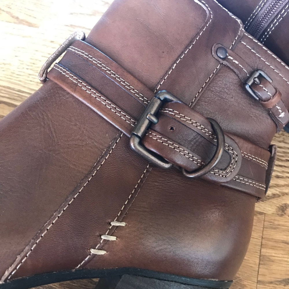 Sofft Wyoming Leather Booties Nearly New - Picture 4 of 8